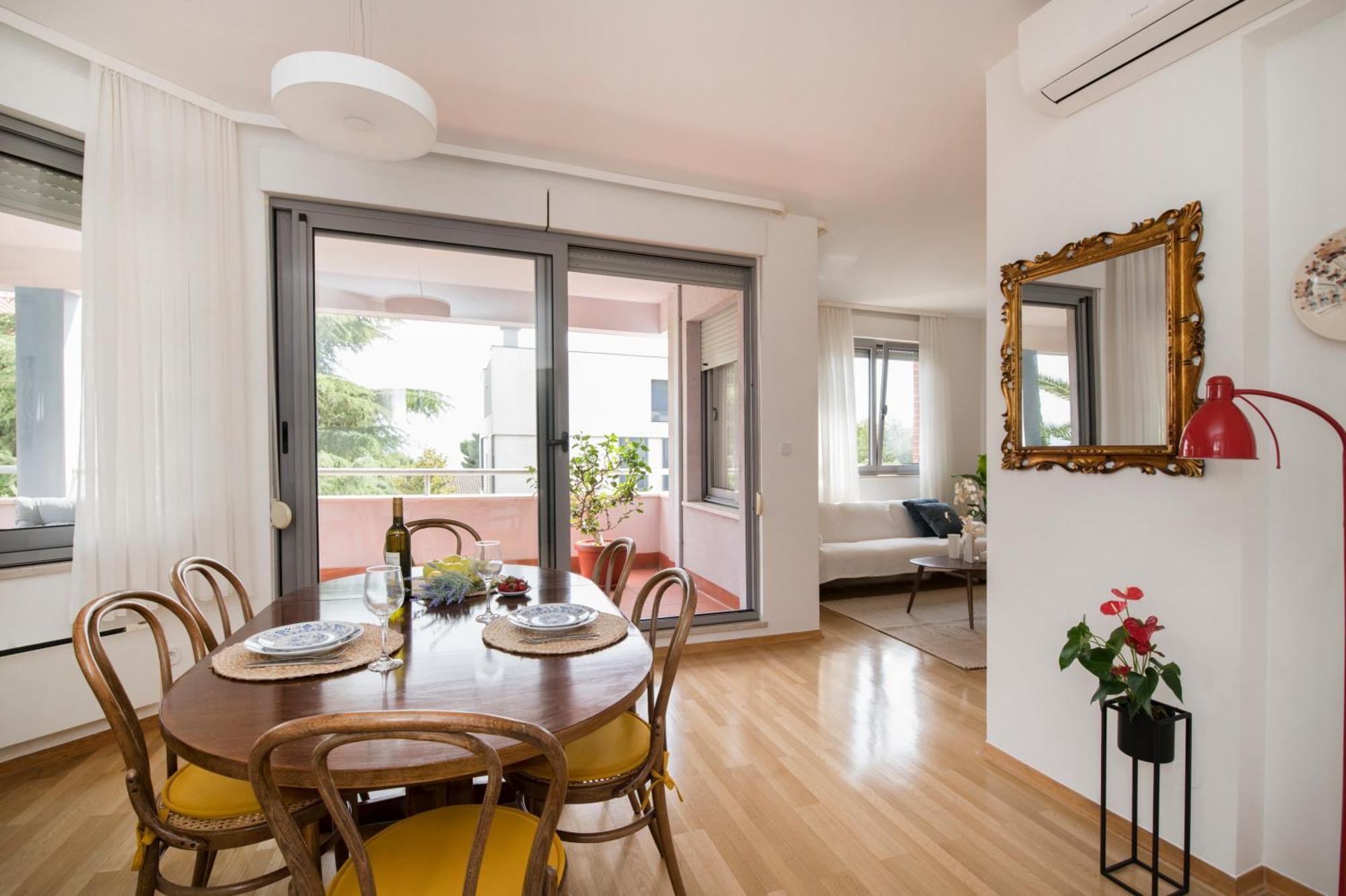 Palm Tree Superior - Specially Designed Three-room - Location Right Next To The And The Center - Beautiful Terrace Apartman