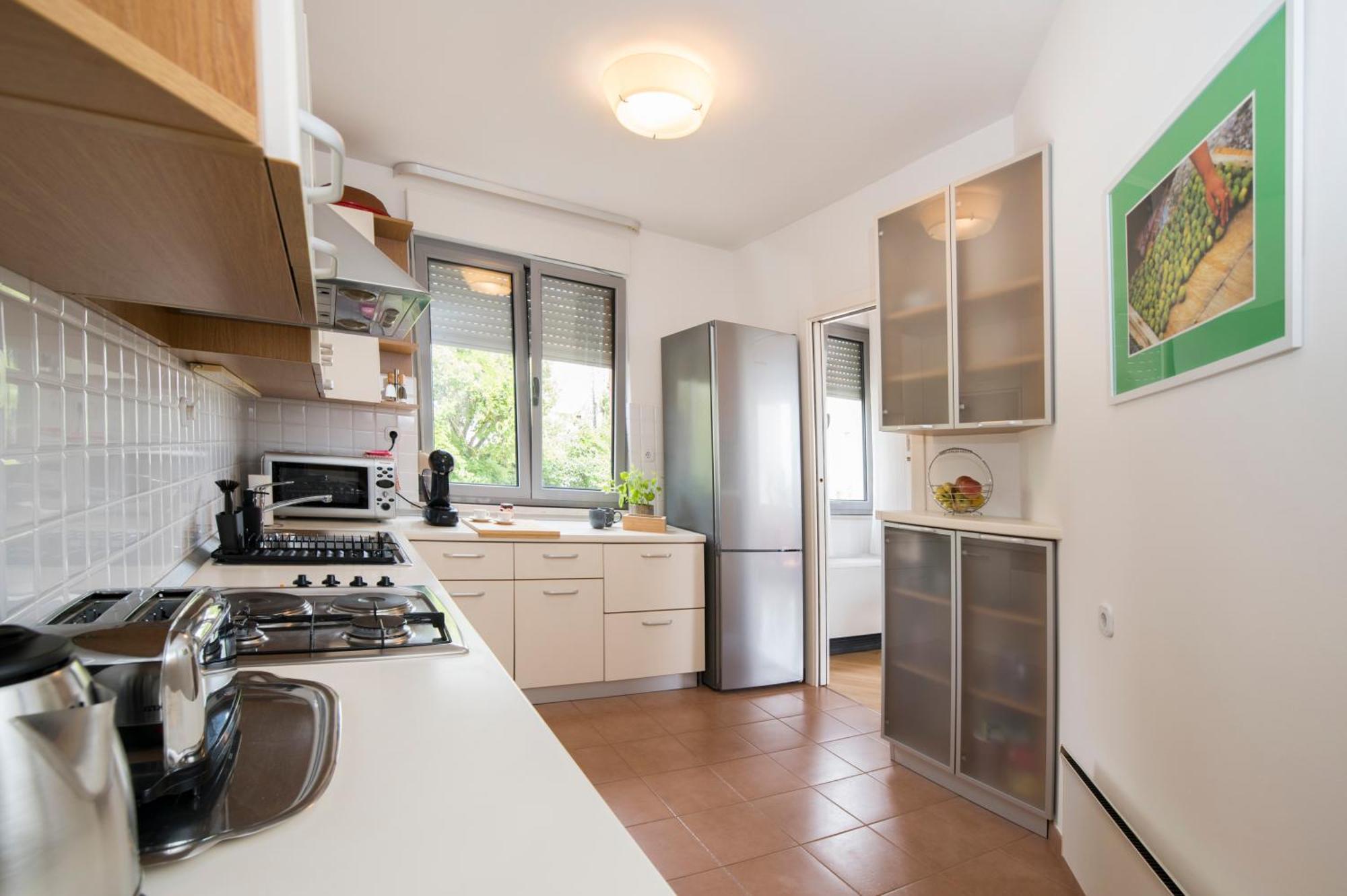 Palm Tree Superior - Specially Designed Three-room - Location Right Next To The And The Center - Beautiful Terrace Split