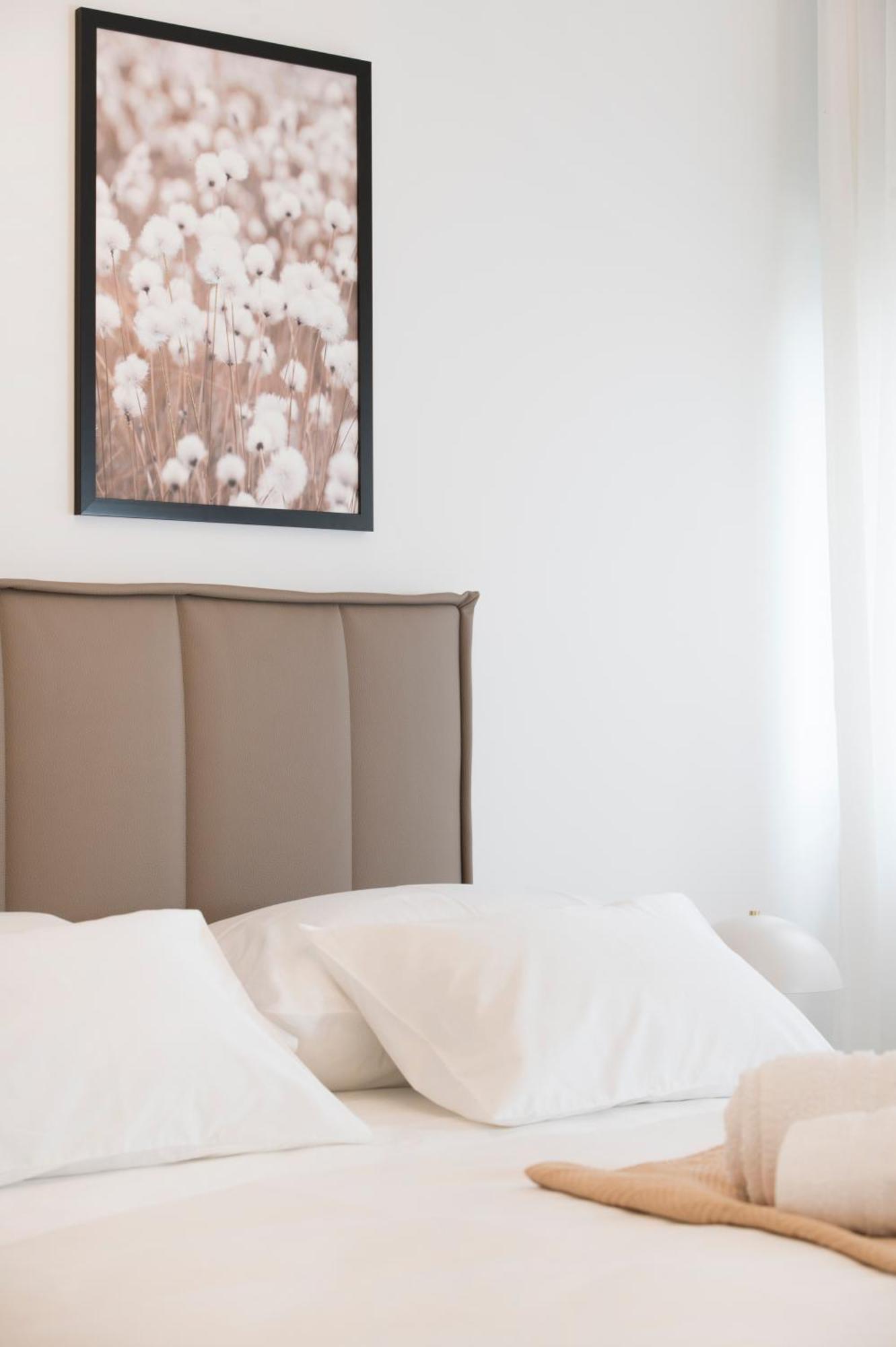 Apartman Palm Tree Superior - Specially Designed Three-room - Location Right Next To The And The Center - Beautiful Terrace *