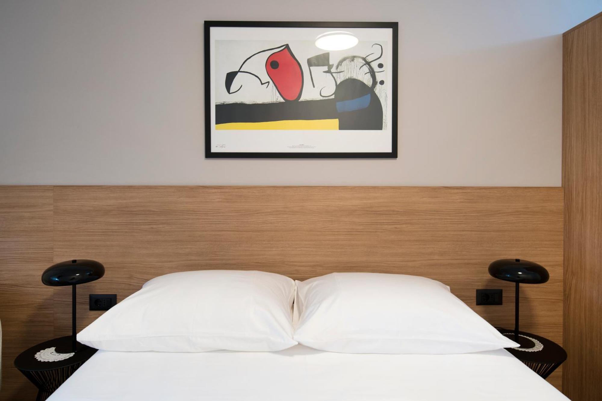 Palm Tree Superior - Specially Designed Three-room - Location Right Next To The And The Center - Beautiful Terrace *