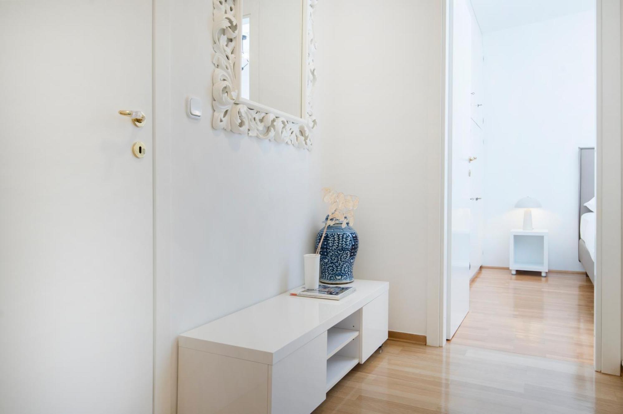 Palm Tree Superior - Specially Designed Three-room - Location Right Next To The And The Center - Beautiful Terrace Apartman