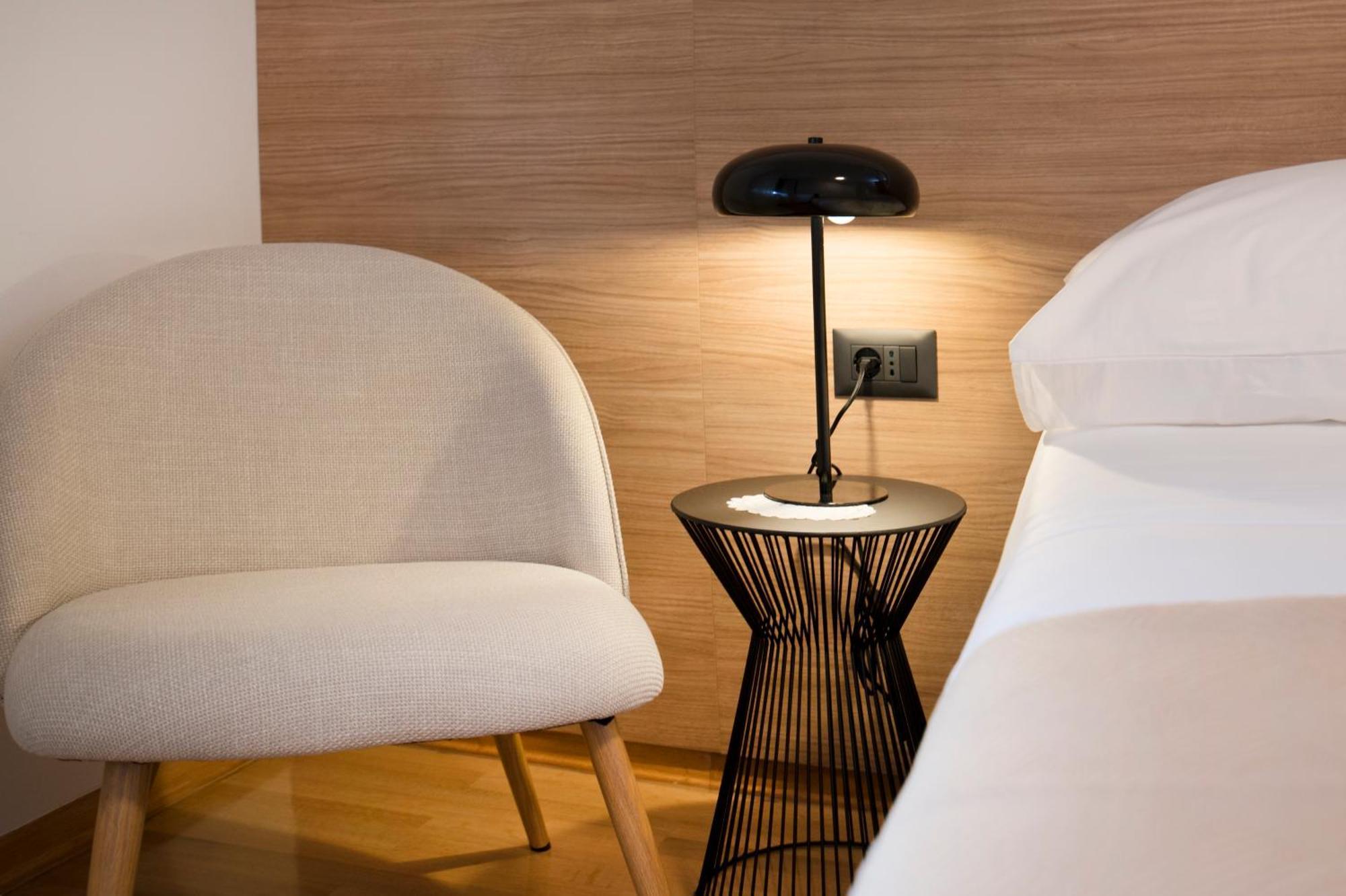 Apartman Palm Tree Superior - Specially Designed Three-room - Location Right Next To The And The Center - Beautiful Terrace